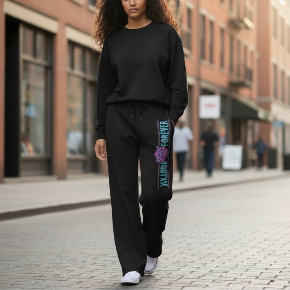 - 🟢NWT Marvel Wakanda forever soft blacksweatpants